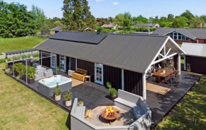Awesome Home In Rødby With Sauna, Rødby